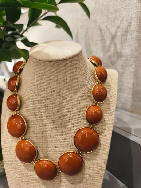 COLAR DOURADO RESINA TERRACOTA - Imagem 4