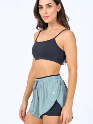 SHORTS SOBREPOSTO COM RECORTE