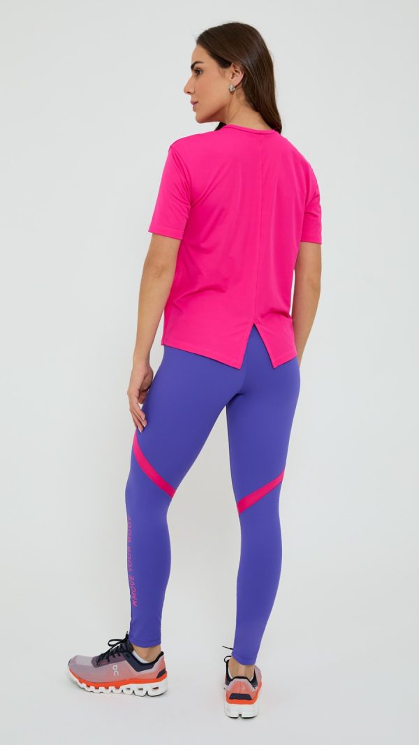 T-SHIRT COM ABERTURA NAS COSTAS - Imagem 3