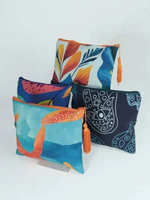 NÉCESSAIRE COM ESTAMPA TROPICAL