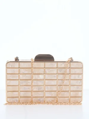 BOLSA CLUTCH COM MADREPÉROLA E ALÇA DE CORRENTE