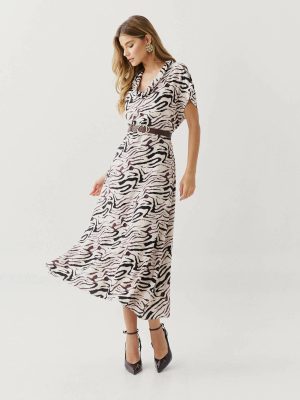 VEST MIDI CREPE EST BICHO GOLA E CINTO COURO