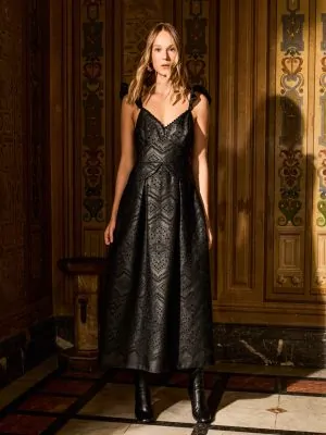 Vestido Couro Bordado Saia Pregas
